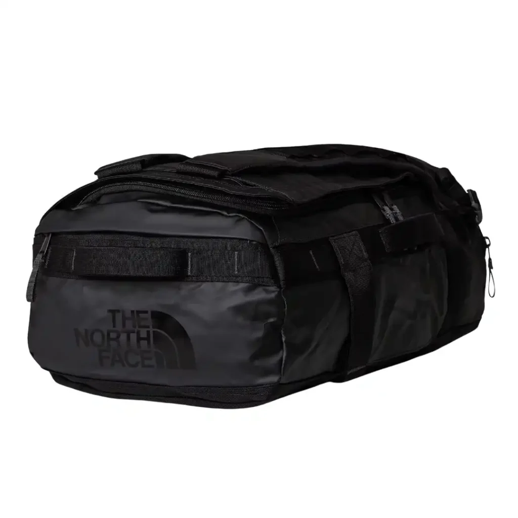Mochila de viaje resistente The North Face Base Camp Voyager Daypack con material impermeable y correas ocultables