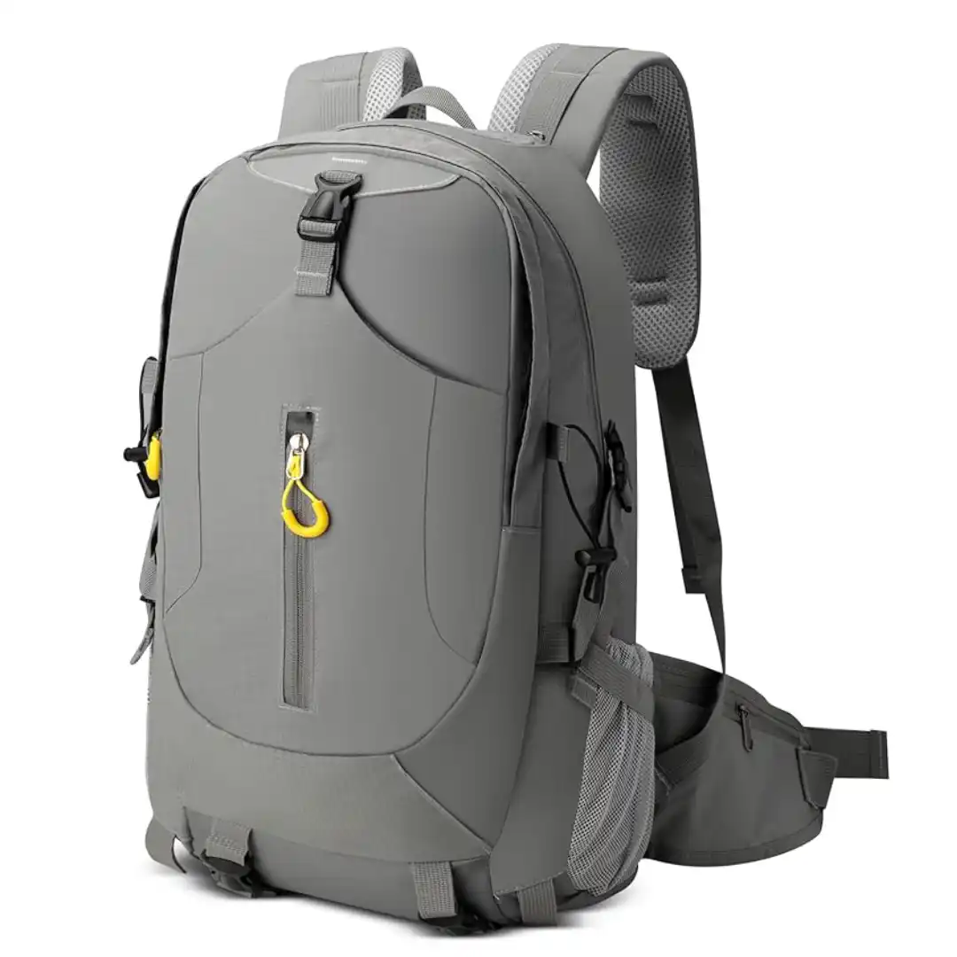 Mochila de montaña Cozary 40 litros con funda impermeable y capacidad para portátil y equipo de acampada