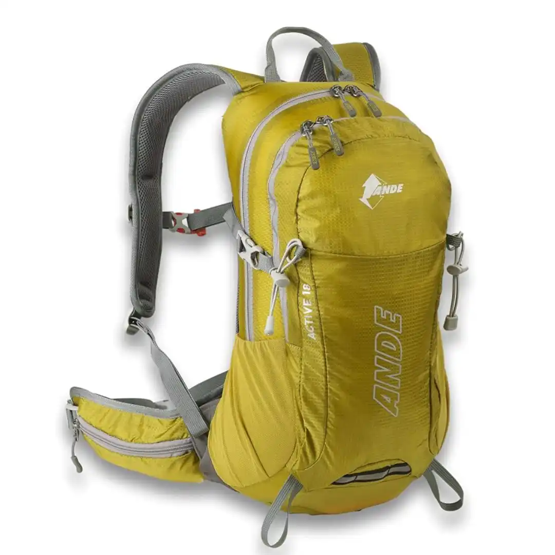 Mochila técnica Ande Active 25 litros compacta con respaldo ventilado y funda impermeable