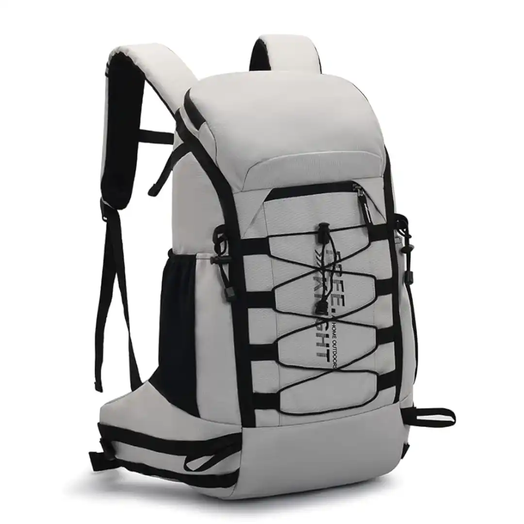 Mochila ligera Bseash 40 litros con bandas reflectantes en los tirantes y funda impermeable